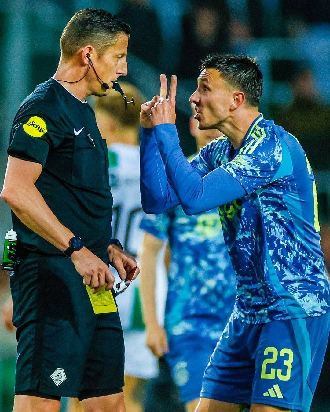 阿贾克斯主教练承认球队存在阵容不足问题 阿贾克斯主教练承认球队存在阵容不足问题