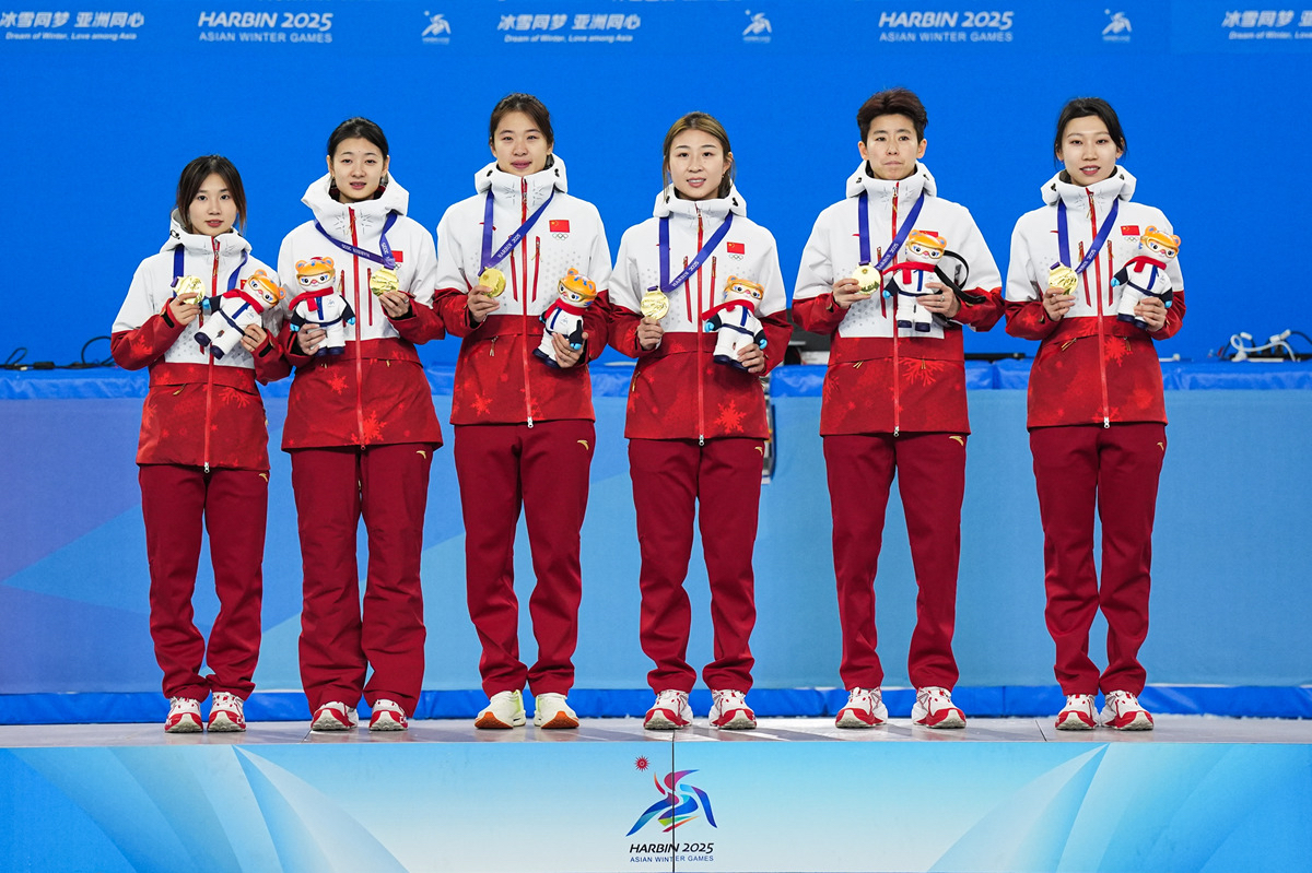 中国运动员华丽亮相,力克对手夺牌 中国运动员华丽亮相,力克对手夺牌